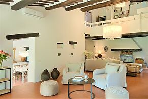 Exclusive Villa & Winery for 4 Persons