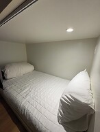 K wave guesthouse only Female 2
