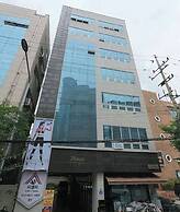 K wave guesthouse only Female 2