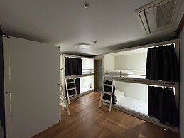 K wave guesthouse only Female 2