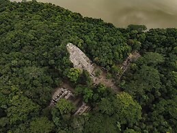 Refugio en la Serva Maya Coba