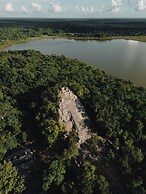 Refugio en la Serva Maya Coba