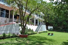 The Pine Oak Resort