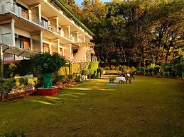 The Pine Oak Resort