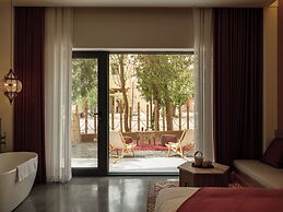 Rizamat Manor Bed&Breakfast