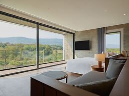 Nimman Private Luxury Pool Villa Resort