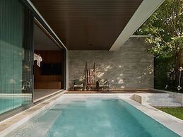 Nimman Private Luxury Pool Villa Resort