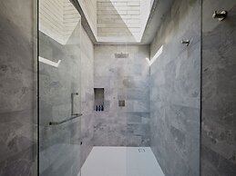 Nimman Private Luxury Pool Villa Resort