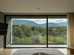 Nimman Private Luxury Pool Villa Resort