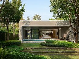 Nimman Private Luxury Pool Villa Resort