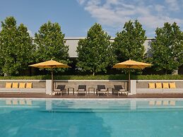 Nimman Private Luxury Pool Villa Resort