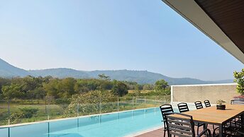 Nimman Private Luxury Pool Villa Resort