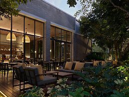 Nimman Private Luxury Pool Villa Resort