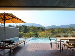 Nimman Private Luxury Pool Villa Resort