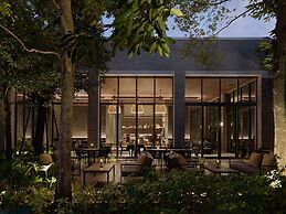 Nimman Private Luxury Pool Villa Resort