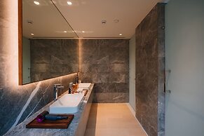 Nimman Private Luxury Pool Villa Resort