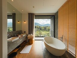 Nimman Private Luxury Pool Villa Resort