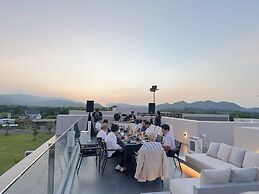 Nimman Private Luxury Pool Villa Resort