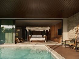 Nimman Private Luxury Pool Villa Resort