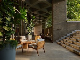 Nimman Private Luxury Pool Villa Resort