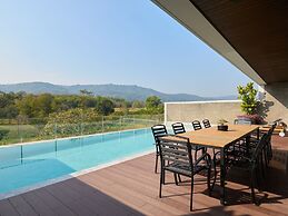 Nimman Private Luxury Pool Villa Resort