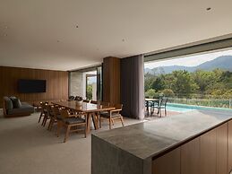 Nimman Private Luxury Pool Villa Resort