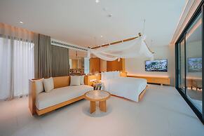 Nimman Private Luxury Pool Villa Resort