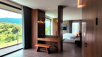 Nimman Private Luxury Pool Villa Resort