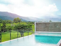 Nimman Private Luxury Pool Villa Resort
