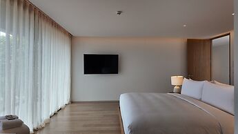 Nimman Private Luxury Pool Villa Resort