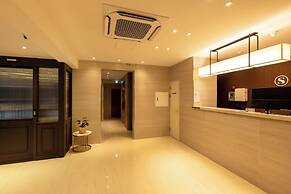 AVENUE S HOTEL
