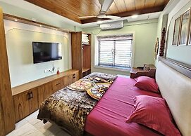The Hotel Dream Land