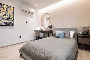 Luxury Marina Beach Stay