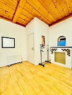 Comfortable 4BR Apt for 12 FAC Platz