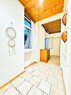 Comfortable 4BR Apt for 12 FAC Platz