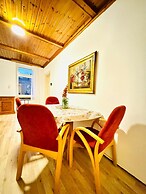 Comfortable 4BR Apt for 12 FAC Platz