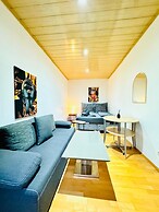 Comfortable 4BR Apt for 12 FAC Platz