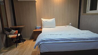 Sky Motel