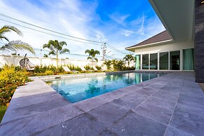 Modern 3 Bedroom Villa AS1