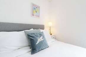 Luxury Living, Central Spot