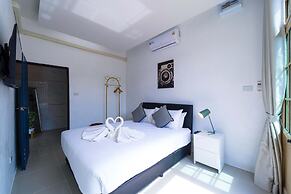 Beautiful 4-Bedroom Pool Villa BL9