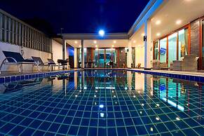 Beautiful 4-Bedroom Pool Villa BL9