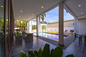 Beautiful 4-Bedroom Pool Villa BL9