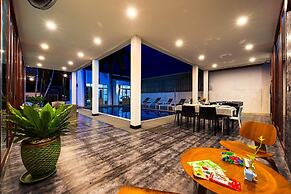 Beautiful 4-Bedroom Pool Villa BL9