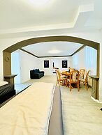 Comfortable 2BR Apt for 7 Guests