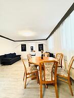 Comfortable 2BR Apt for 7 Guests