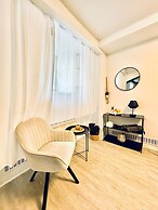 Comfortable 2BR Apt for 7 Guests