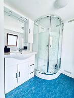 Comfortable 2BR Apt for 7 Guests