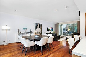 Walk to Beach Coastal Home in Coogee