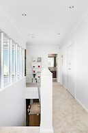 Walk to Beach Coastal Home in Coogee